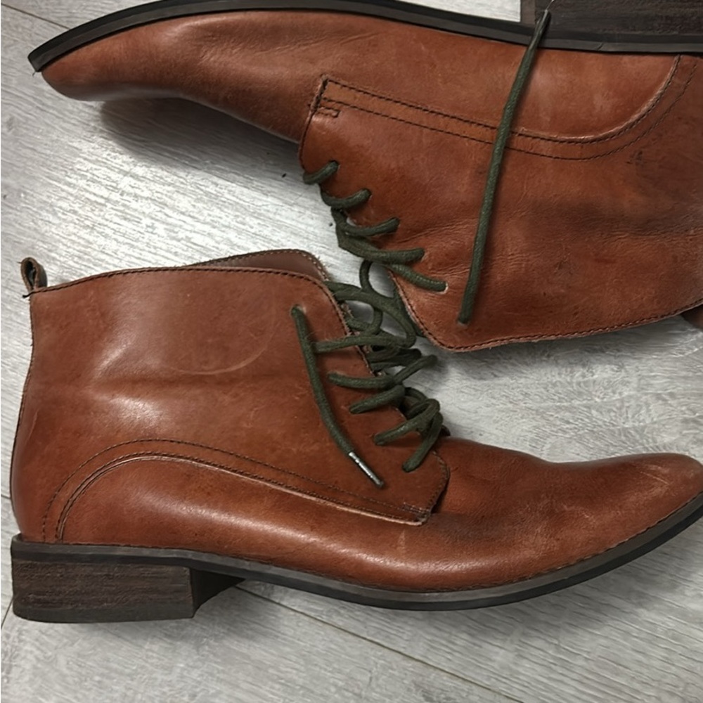Seychelles flat leather brown booties